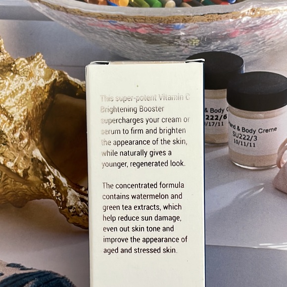 •Clean Skin Club• Vitamin C Brightening Booster - Picture 4 of 9